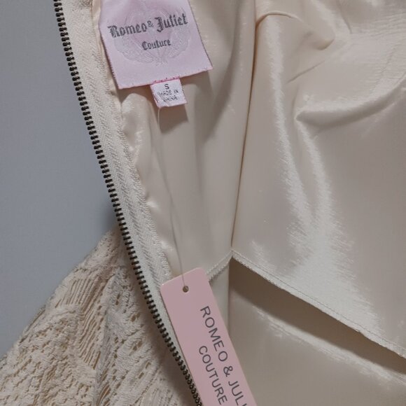 NWT Romeo & Juliet Couture One-Shoulder Lace Dress – Size Small (Beige) - Picture 4 of 6